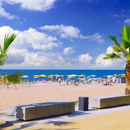 Luxury Apartment Accommodation, Next To Beach & Train Station Calella Exterior foto