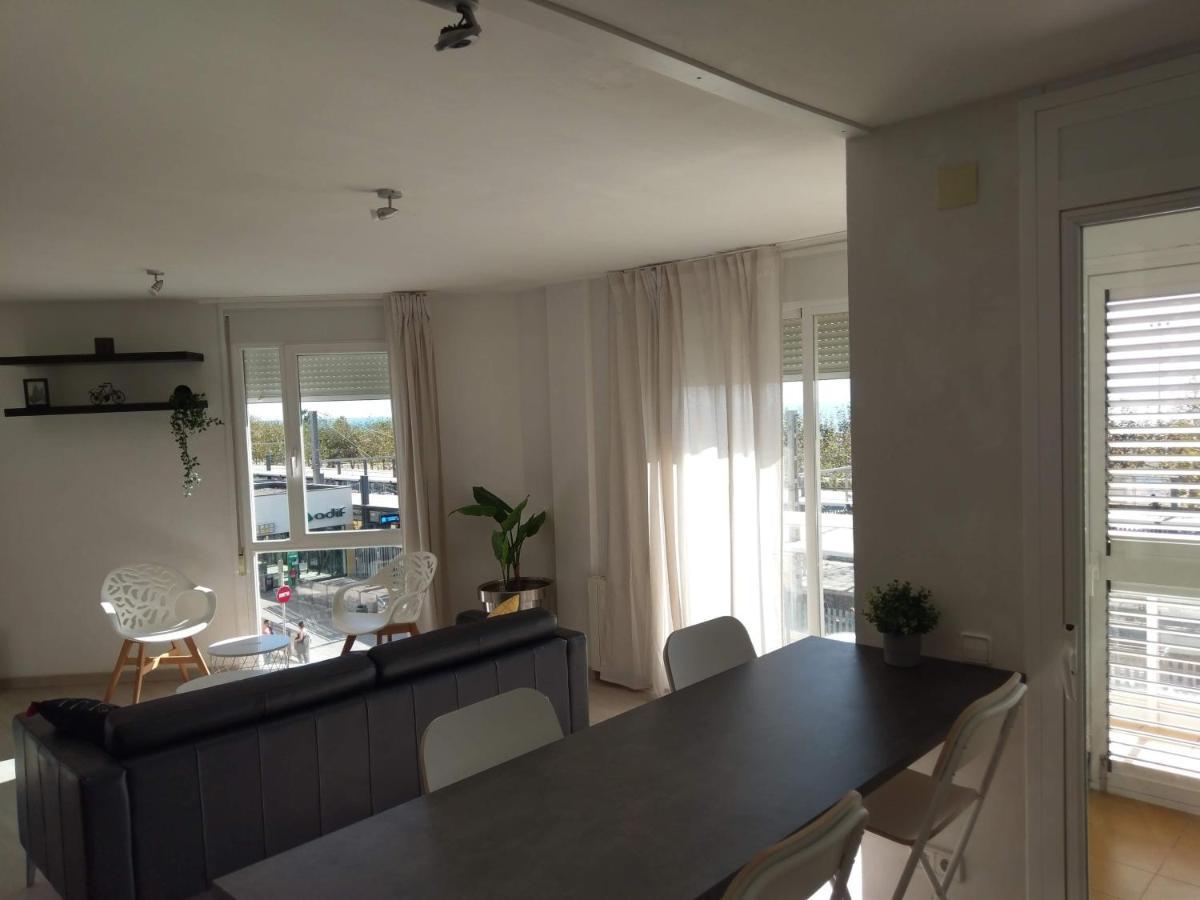 Luxury Apartment Accommodation, Next To Beach & Train Station Calella Exterior foto