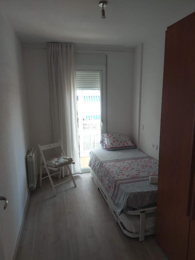 Luxury Apartment Accommodation, Next To Beach & Train Station Calella Exterior foto