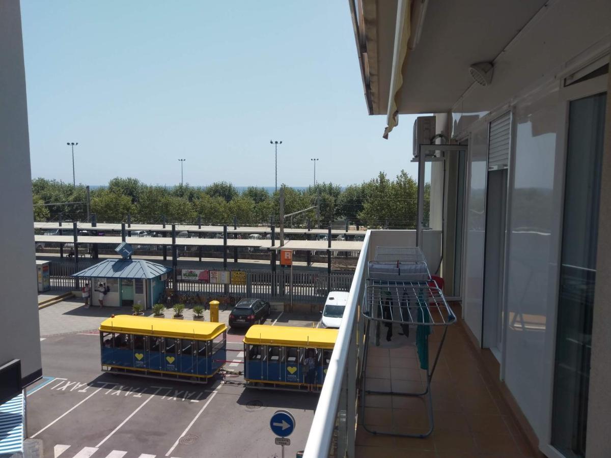 Luxury Apartment Accommodation, Next To Beach & Train Station Calella Exterior foto
