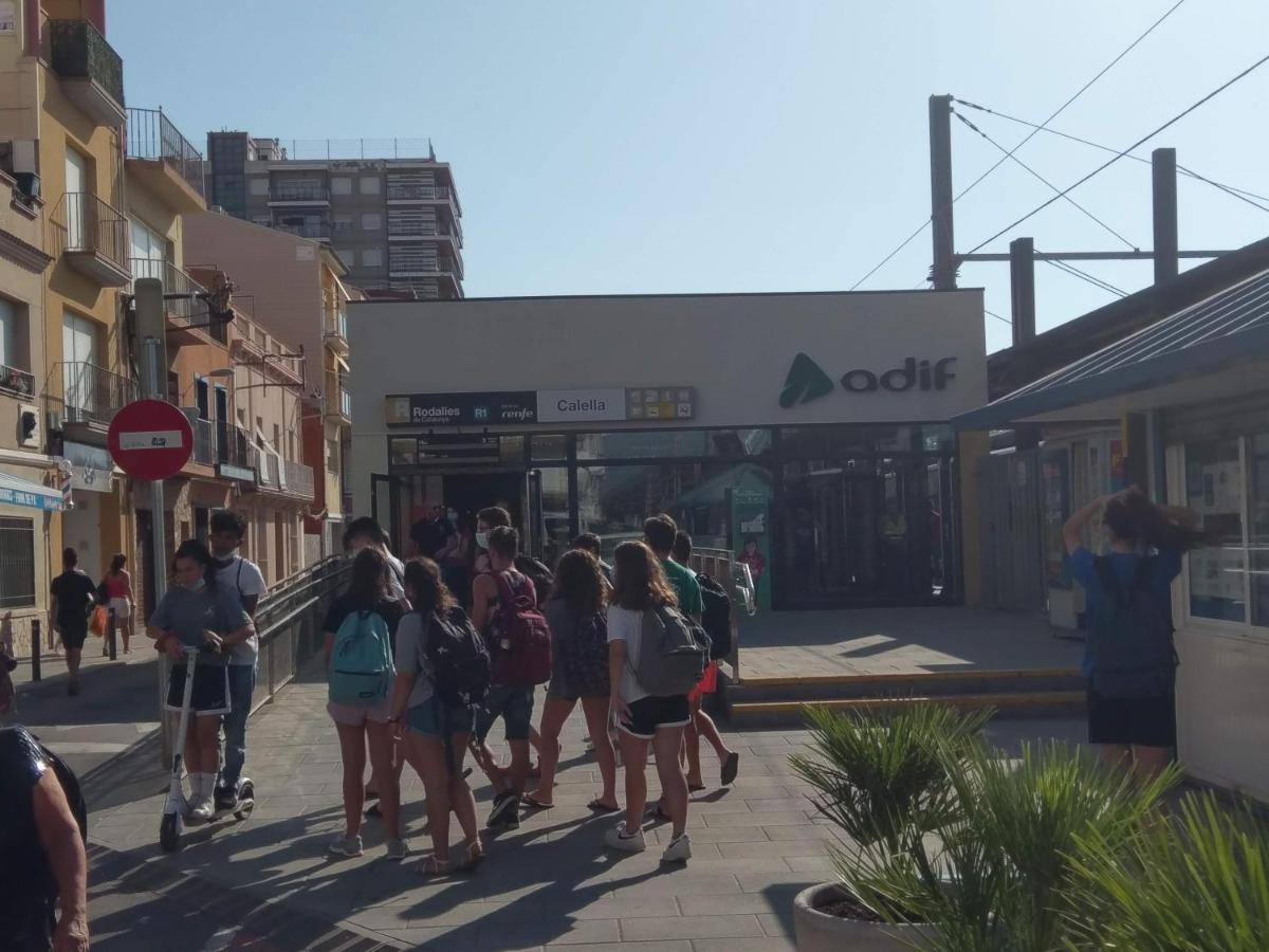 Luxury Apartment Accommodation, Next To Beach & Train Station Calella Exterior foto