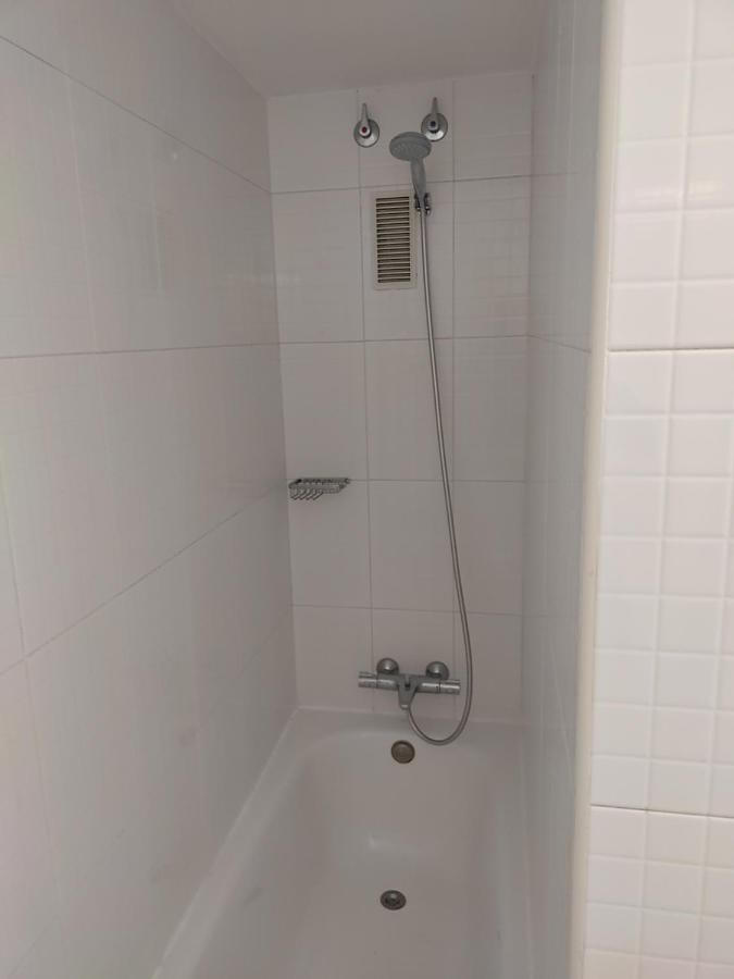 Luxury Apartment Accommodation, Next To Beach & Train Station Calella Exterior foto