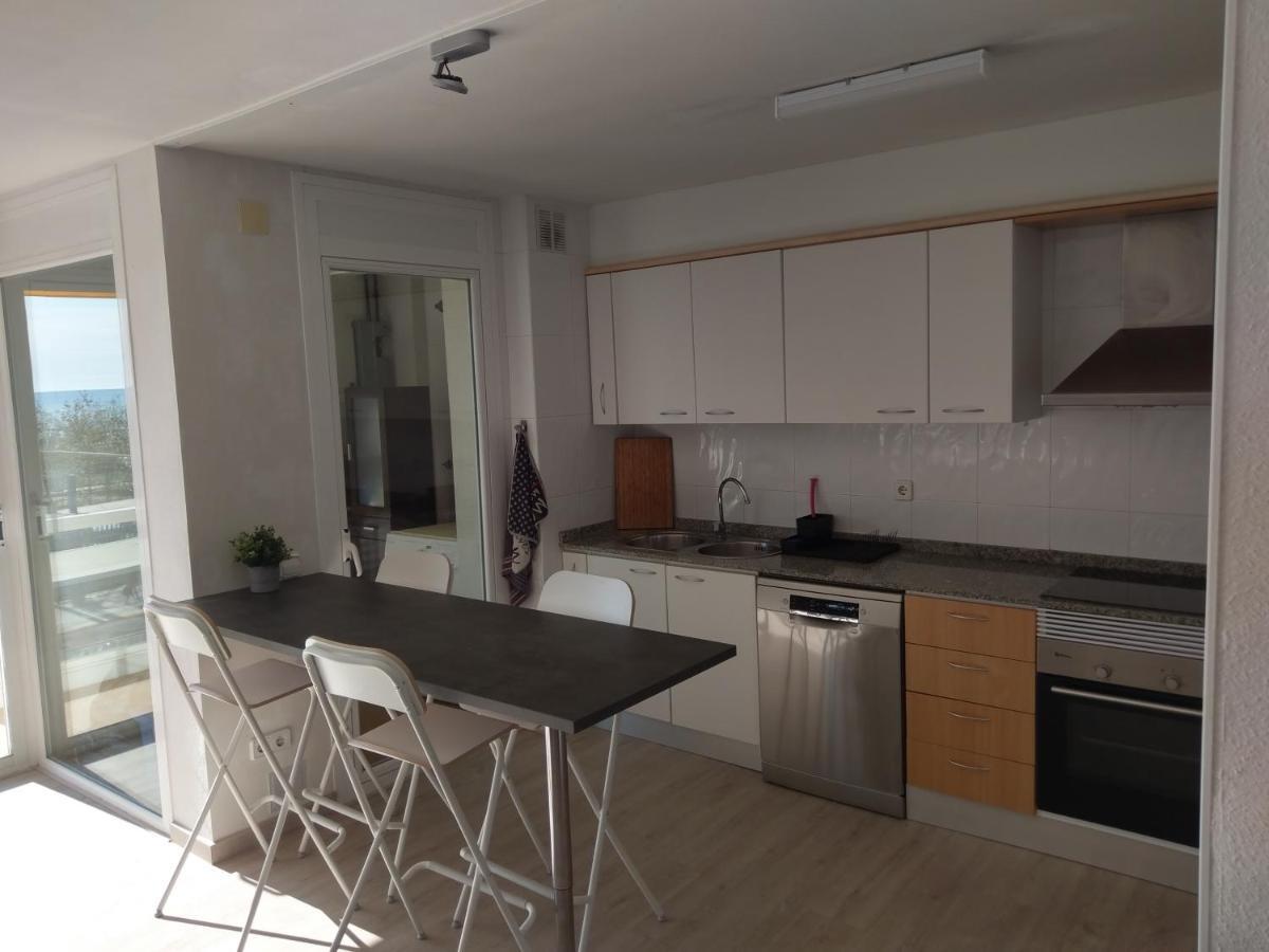 Luxury Apartment Accommodation, Next To Beach & Train Station Calella Exterior foto